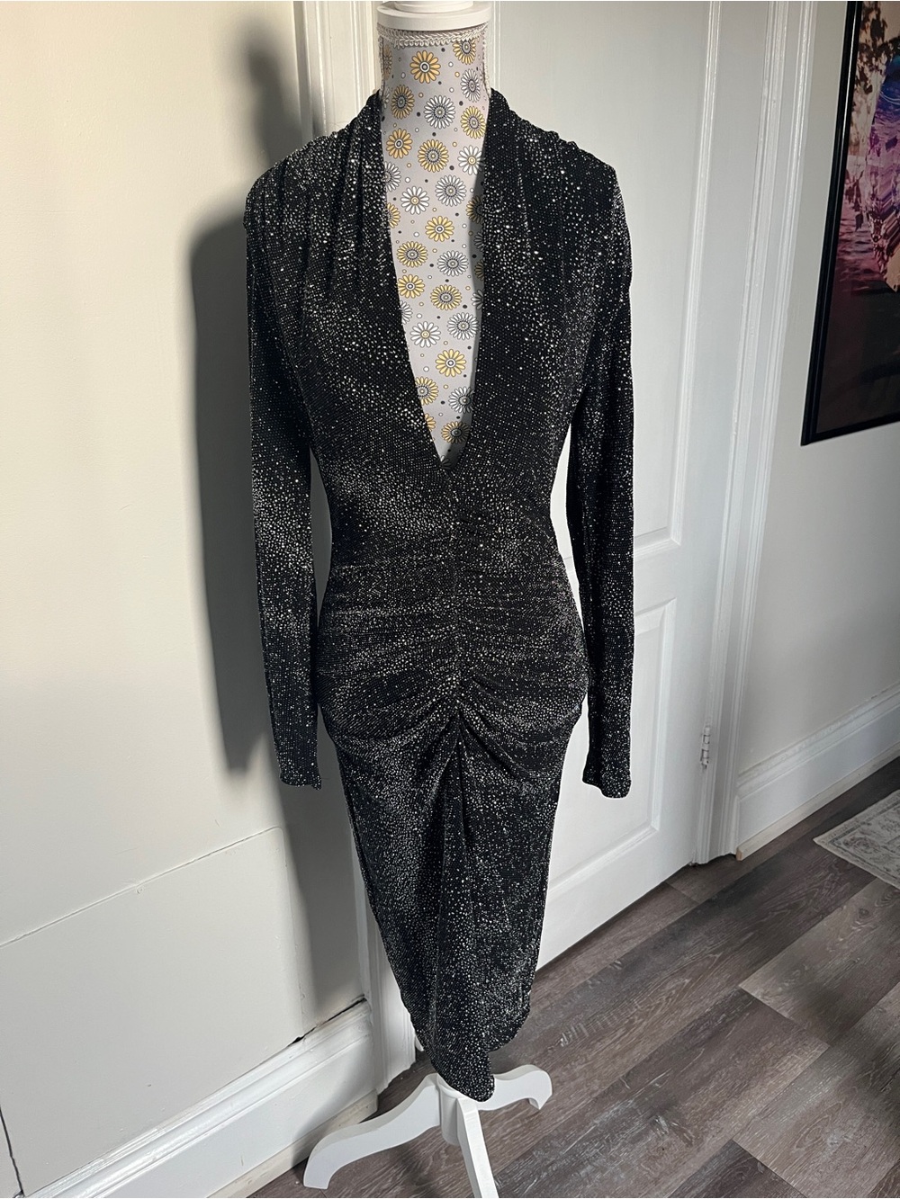 Elegant Black Sparkle Ruched Long-Sleeve Dress